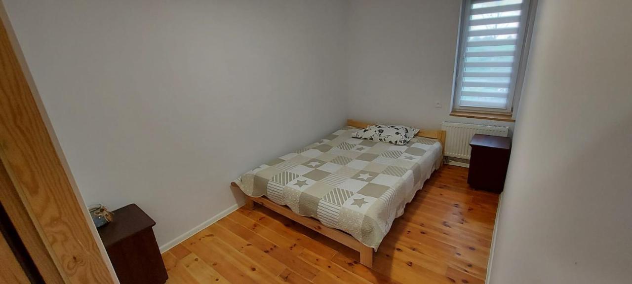 Domek Nad Jeziorem Koszajny Bagian luar foto