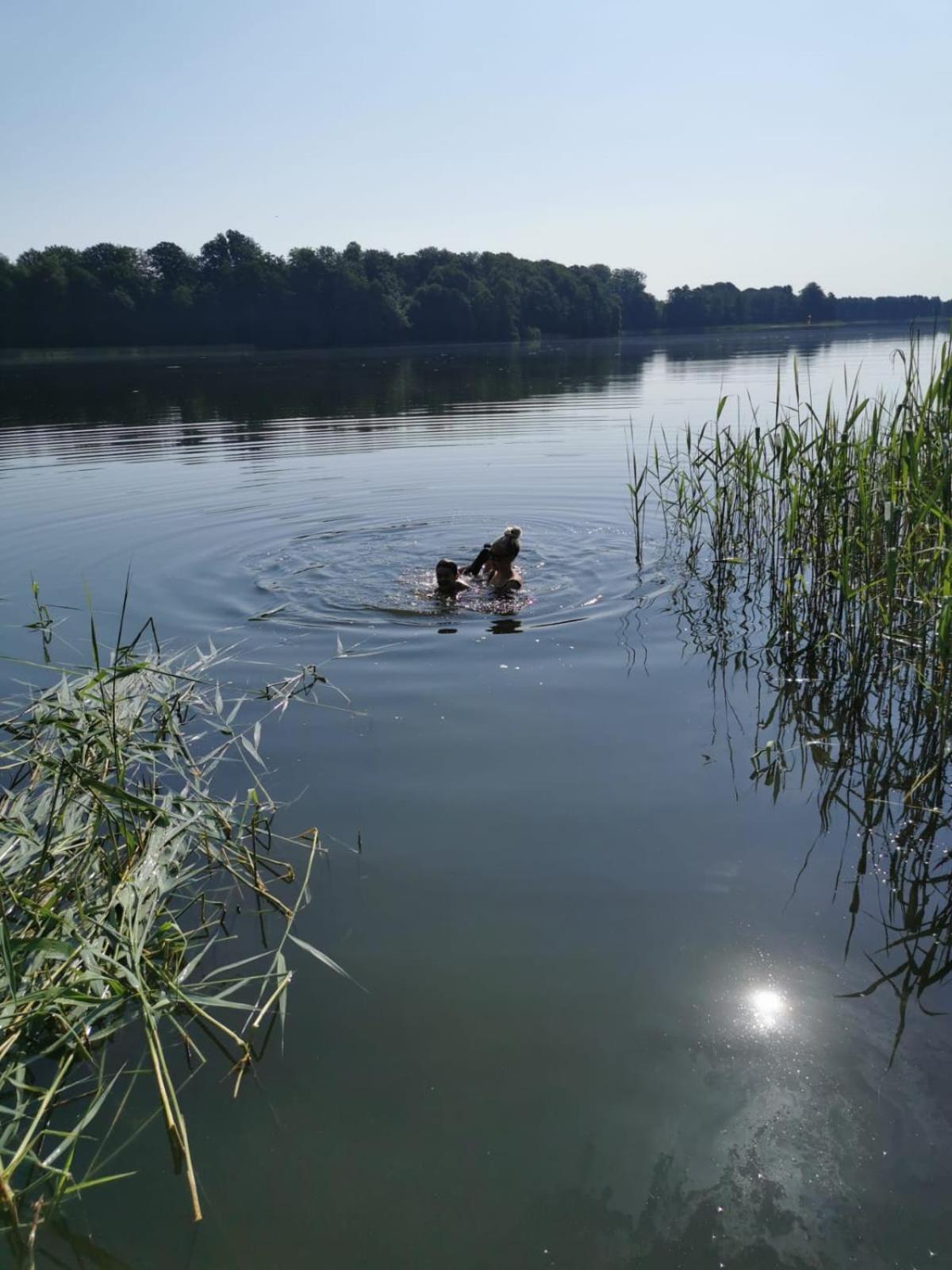 Domek Nad Jeziorem Koszajny Bagian luar foto