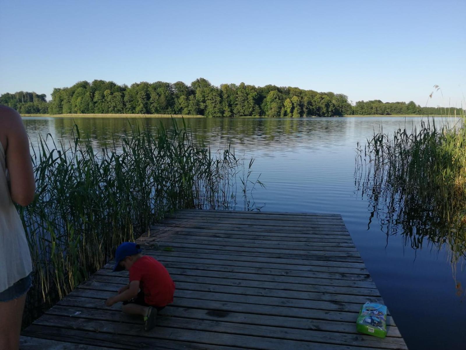 Domek Nad Jeziorem Koszajny Bagian luar foto